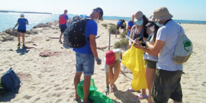 Recoger basura playa