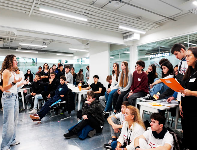 carrusel-Hackathon-Multiempresa-jovenes-4